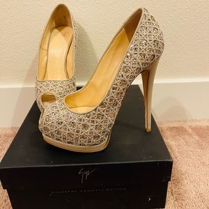 Gently loved Giuseppe zanotti gold glitter 4 in plus heels size 38 with box